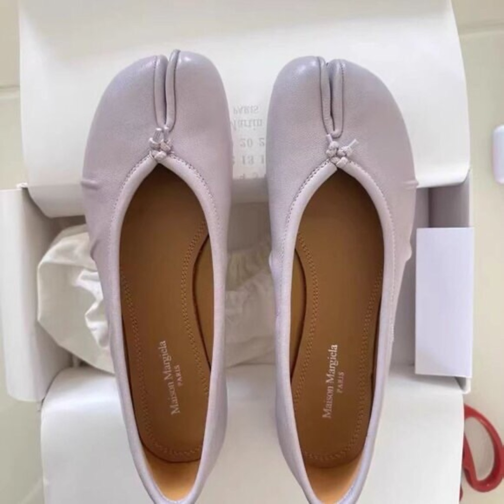Maison Martin Margiela Women's Lavender Ballet Flats